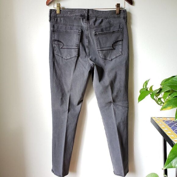 WORN ONCE AMERICAN EAGLE GREY HI RISE JEANS SZ 8 - Picture 2 of 9